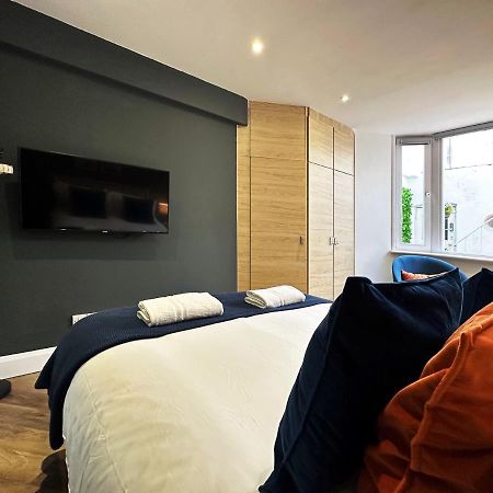 לונדון Liam Place Near Hyde Park - 1 Double Bed, 1 Sofa Bed, Spacious Apartment, Private Entrance מראה חיצוני תמונה