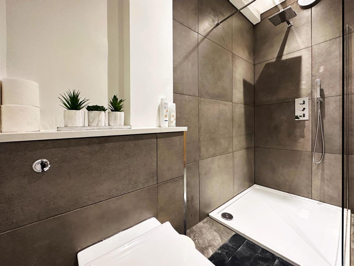 לונדון Liam Place Near Hyde Park - 1 Double Bed, 1 Sofa Bed, Spacious Apartment, Private Entrance מראה חיצוני תמונה