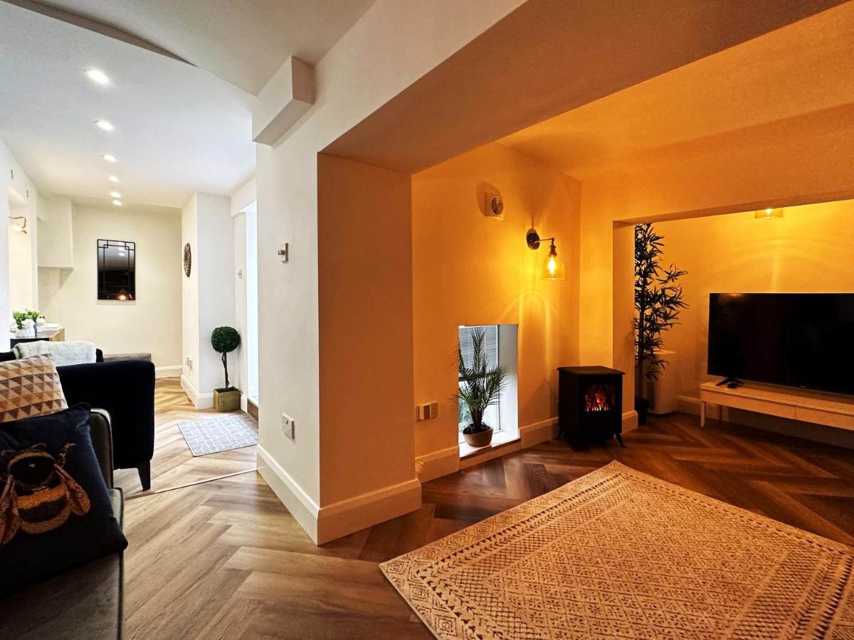 לונדון Liam Place Near Hyde Park - 1 Double Bed, 1 Sofa Bed, Spacious Apartment, Private Entrance מראה חיצוני תמונה