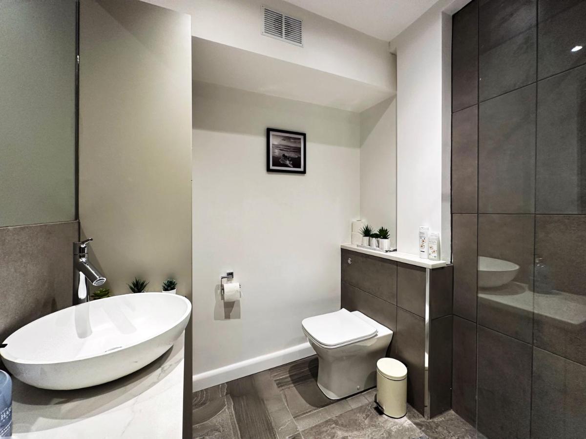 לונדון Liam Place Near Hyde Park - 1 Double Bed, 1 Sofa Bed, Spacious Apartment, Private Entrance מראה חיצוני תמונה