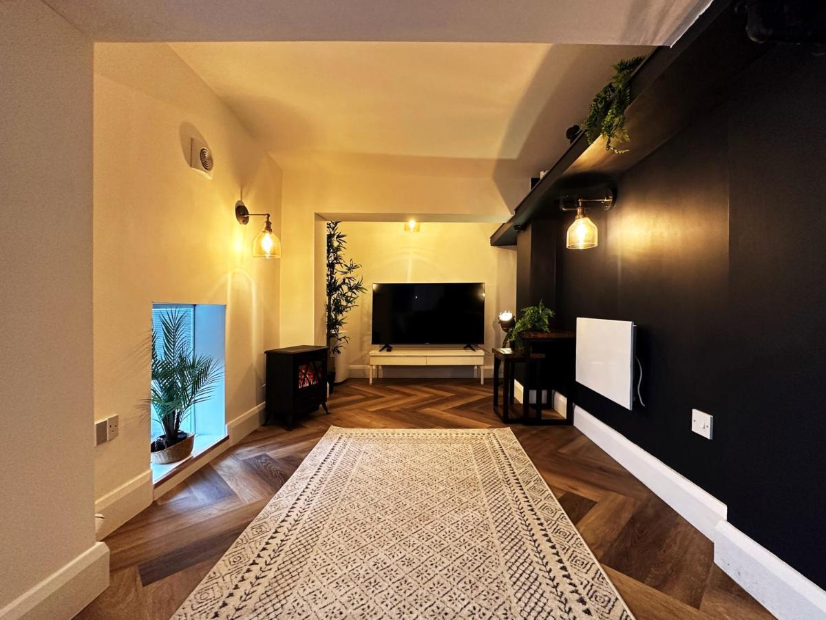 לונדון Liam Place Near Hyde Park - 1 Double Bed, 1 Sofa Bed, Spacious Apartment, Private Entrance מראה חיצוני תמונה