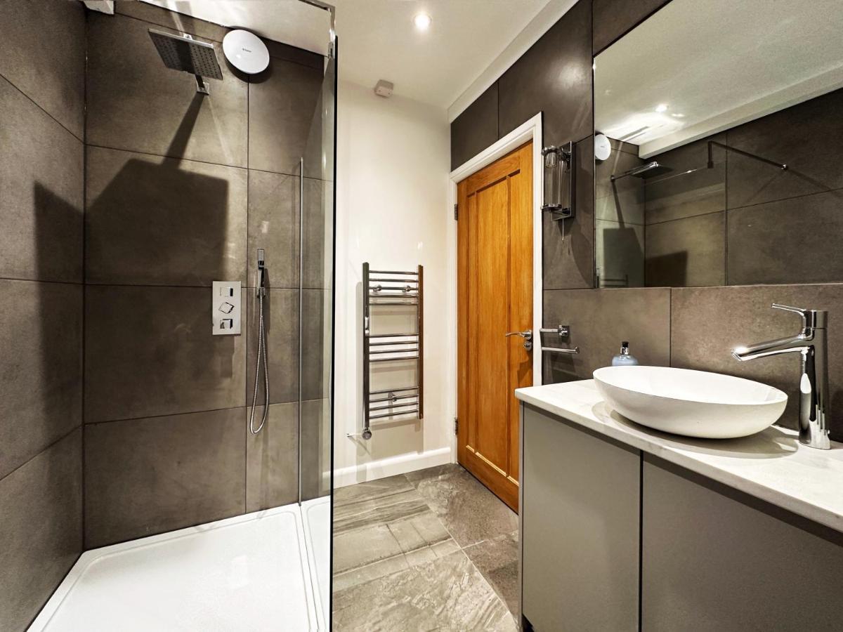 לונדון Liam Place Near Hyde Park - 1 Double Bed, 1 Sofa Bed, Spacious Apartment, Private Entrance מראה חיצוני תמונה